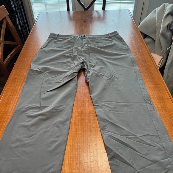 Under Armour Cold Gear Active Wear Golf Pants Size 42x32 - Picture 3 of 8